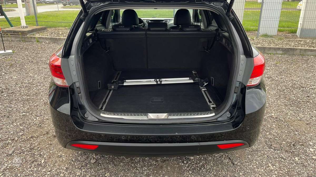 Hyundai i40 2015 — photo 37