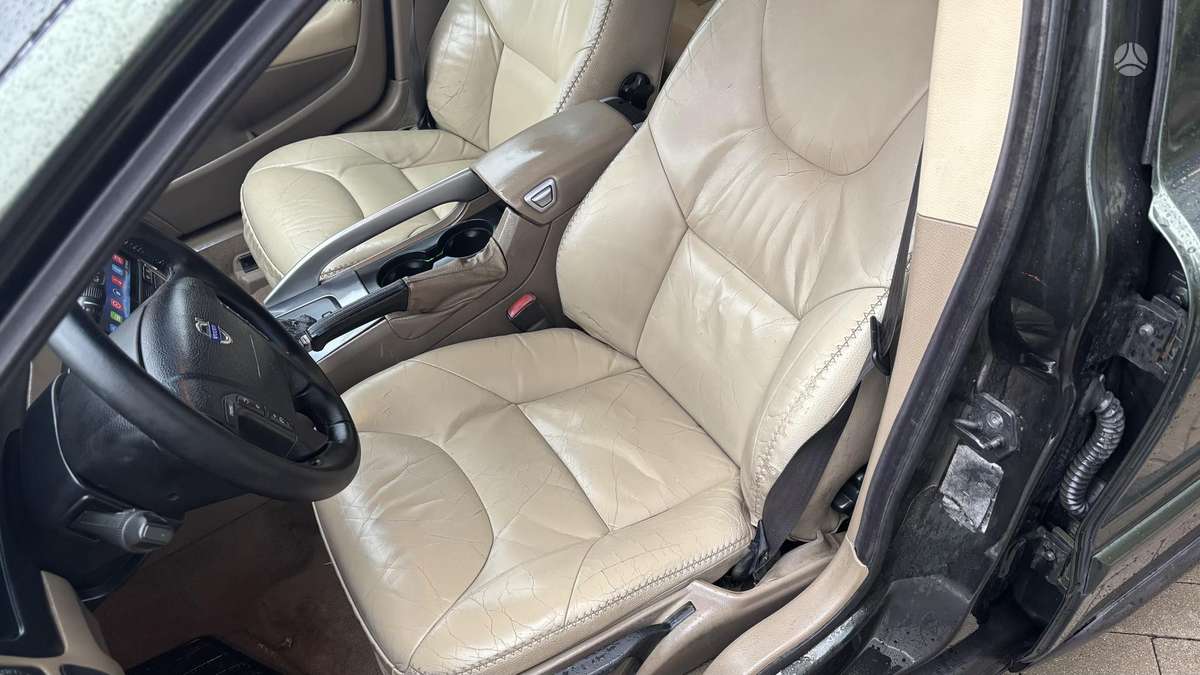 Volvo XC70 2005 — photo 10