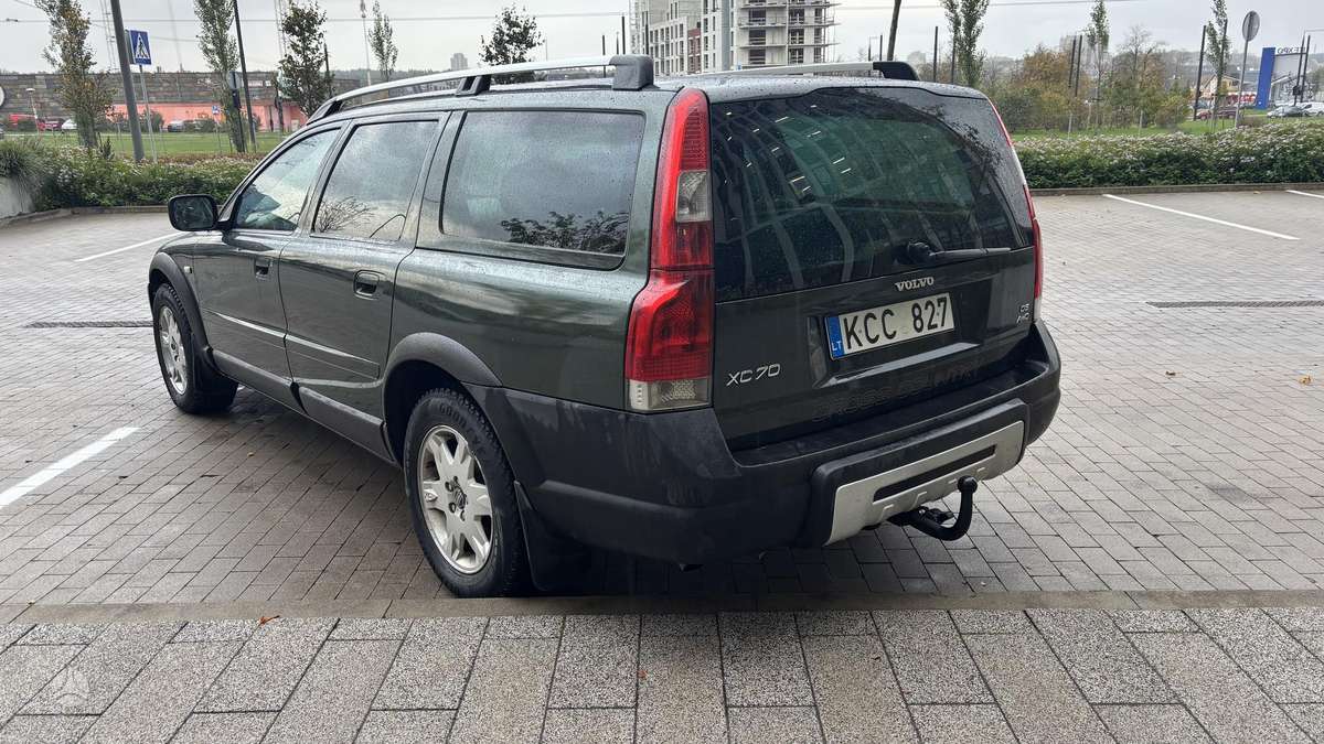 Volvo XC70 2005 — interior