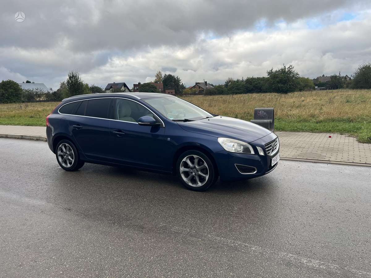 Volvo V60 2012 — photo 12