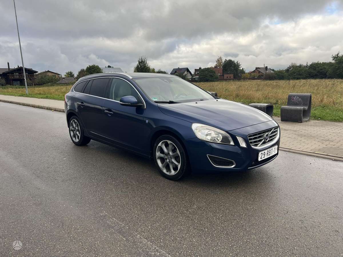 Volvo V60 2012 — photo 13