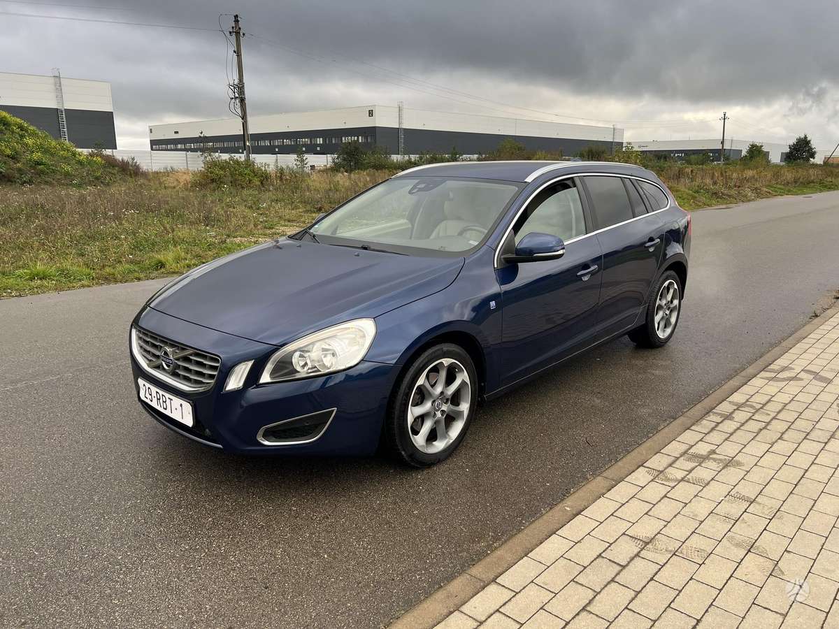 Volvo V60 2012 — photo 16