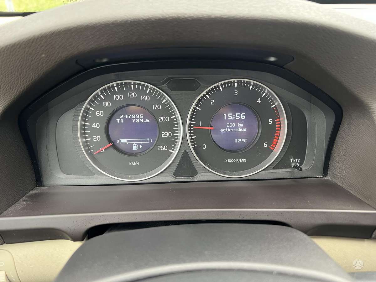 Volvo V60 2012 — photo 23