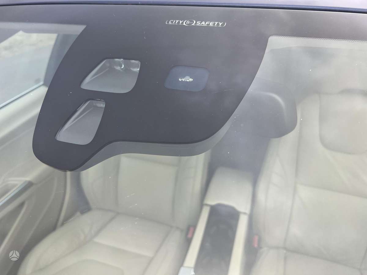 Volvo V60 2012 — photo 27