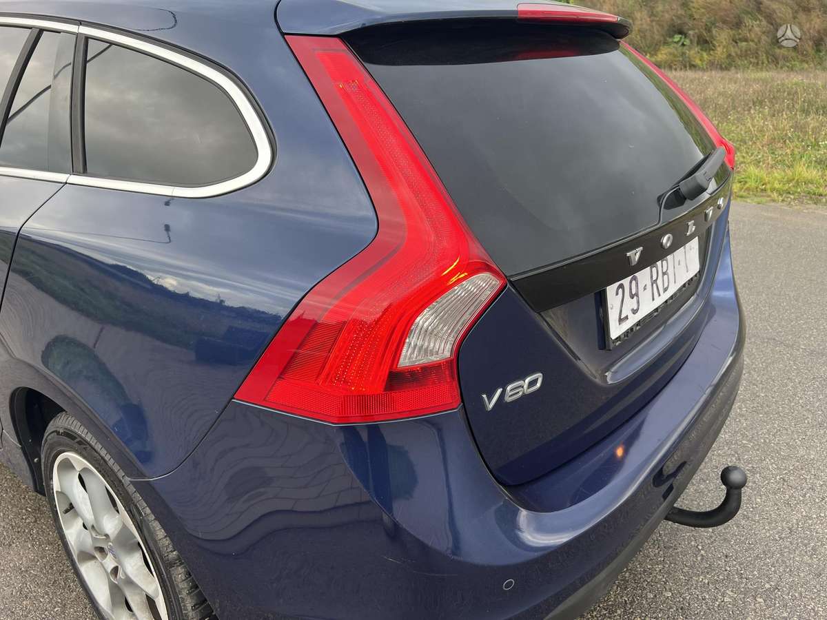 Volvo V60 2012 — photo 34