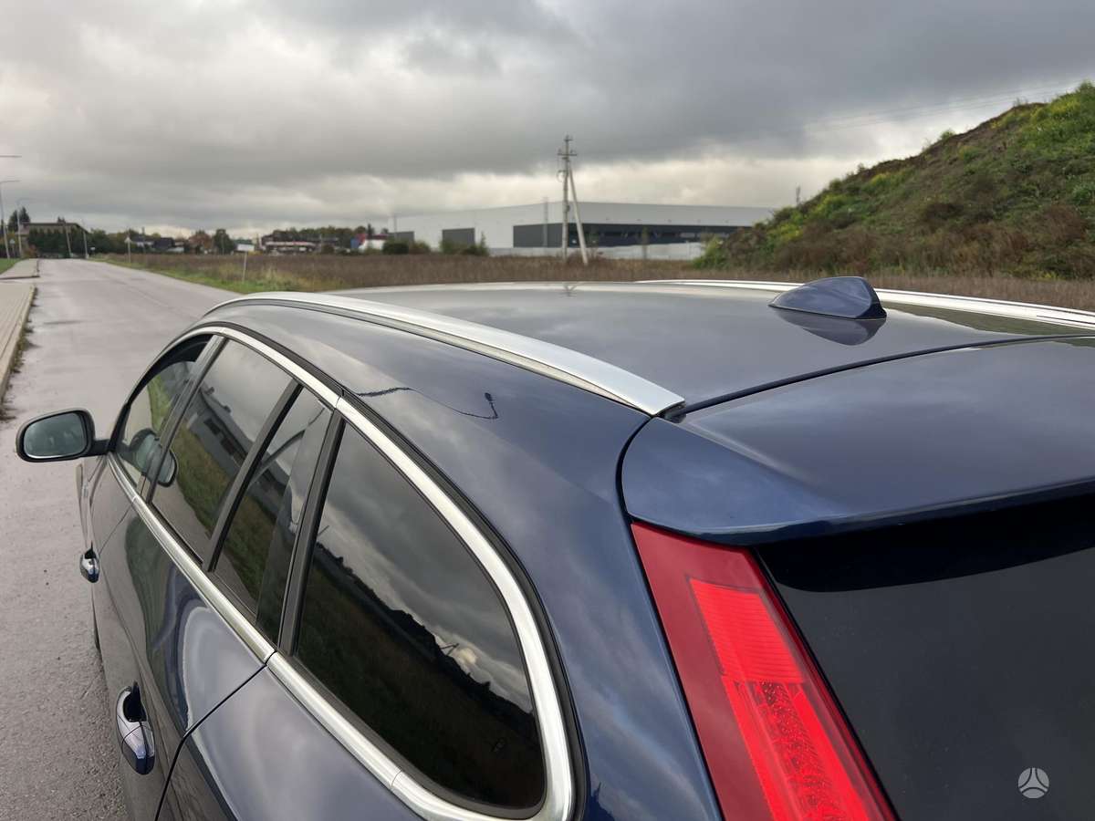 Volvo V60 2012 — photo 35
