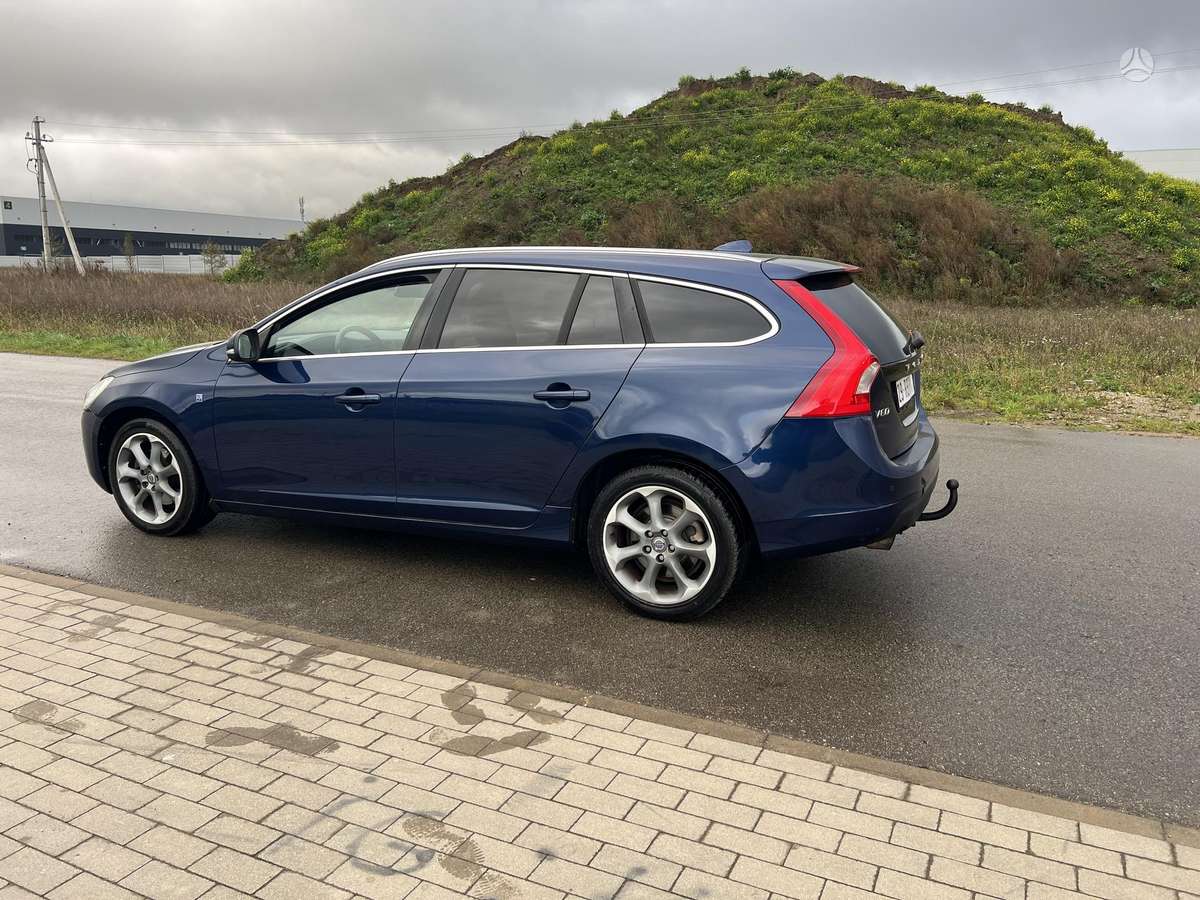Volvo V60 2012 — photo 7
