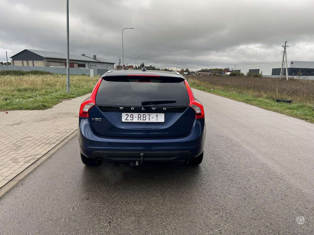 Volvo V60 2012 — photo 8