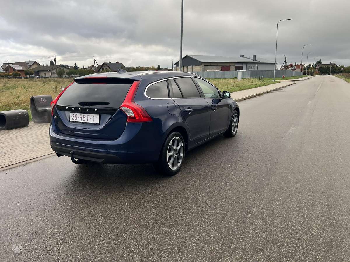 Volvo V60 2012 — photo 9