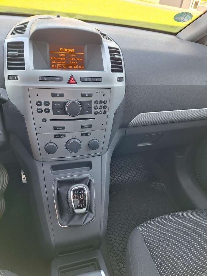 Opel Zafira 2011 — photo 16