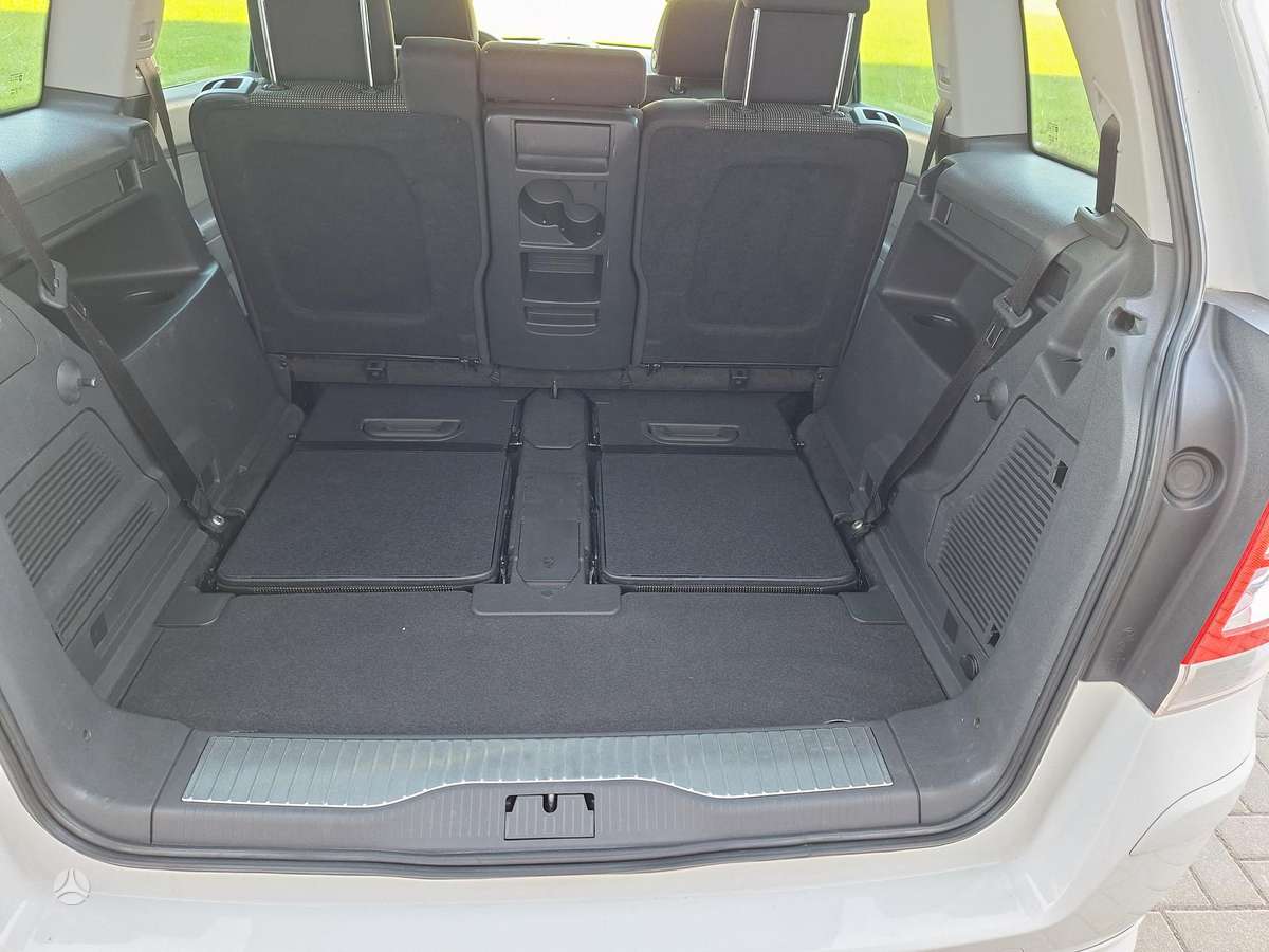Opel Zafira 2011 — photo 23