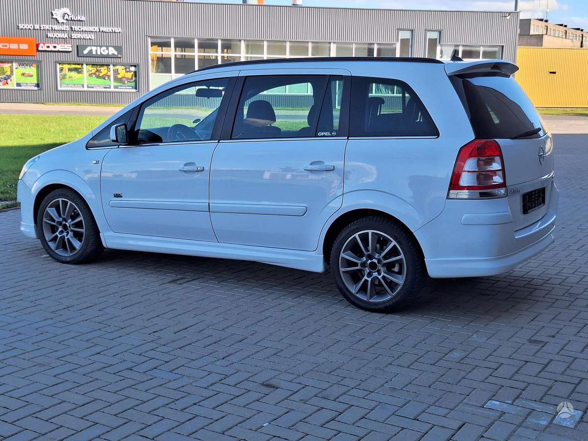 Opel Zafira 2011 — engine 1686 cm³, 125 HP (92kW)