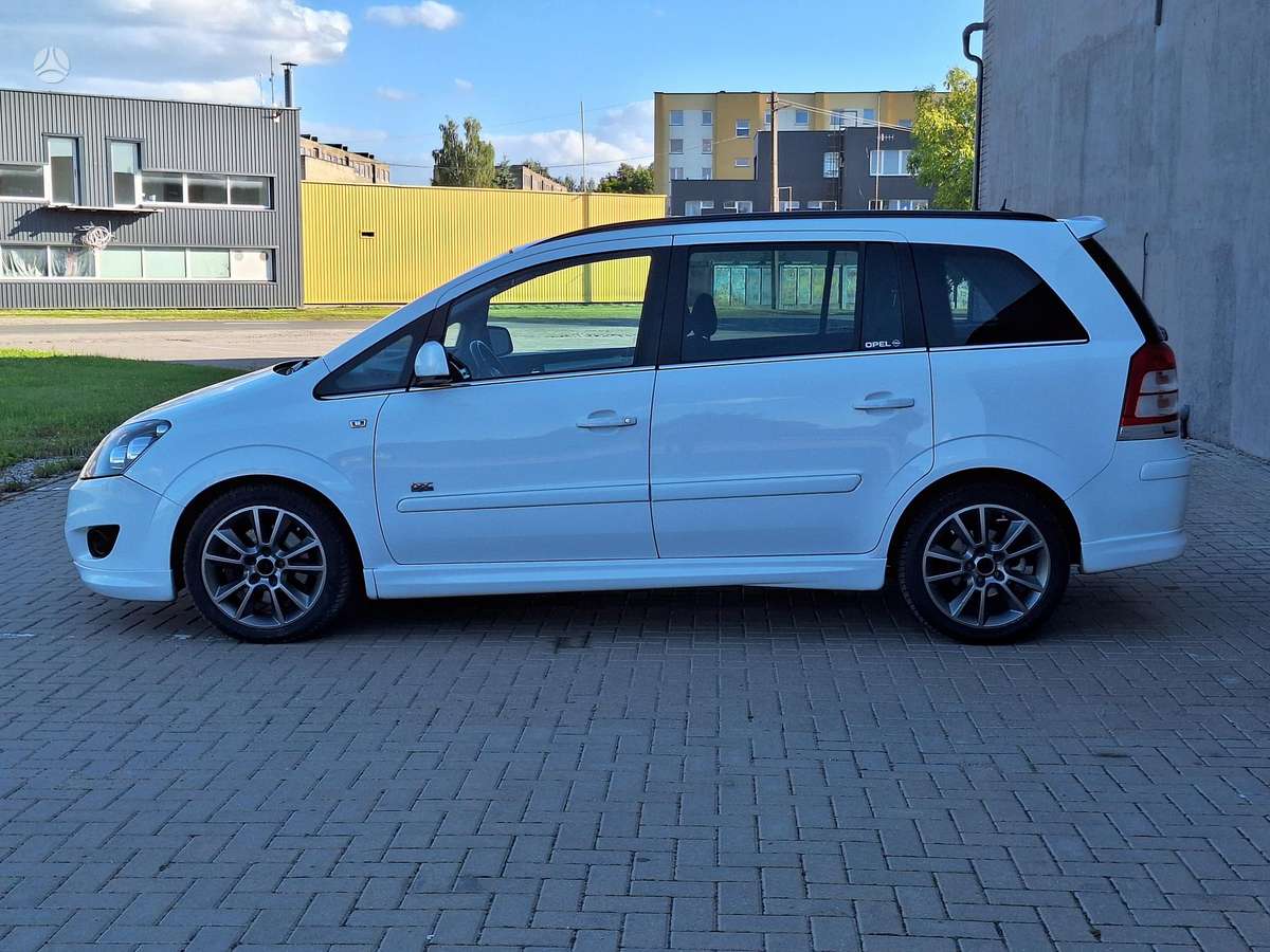 Opel Zafira 2011 — photo 6