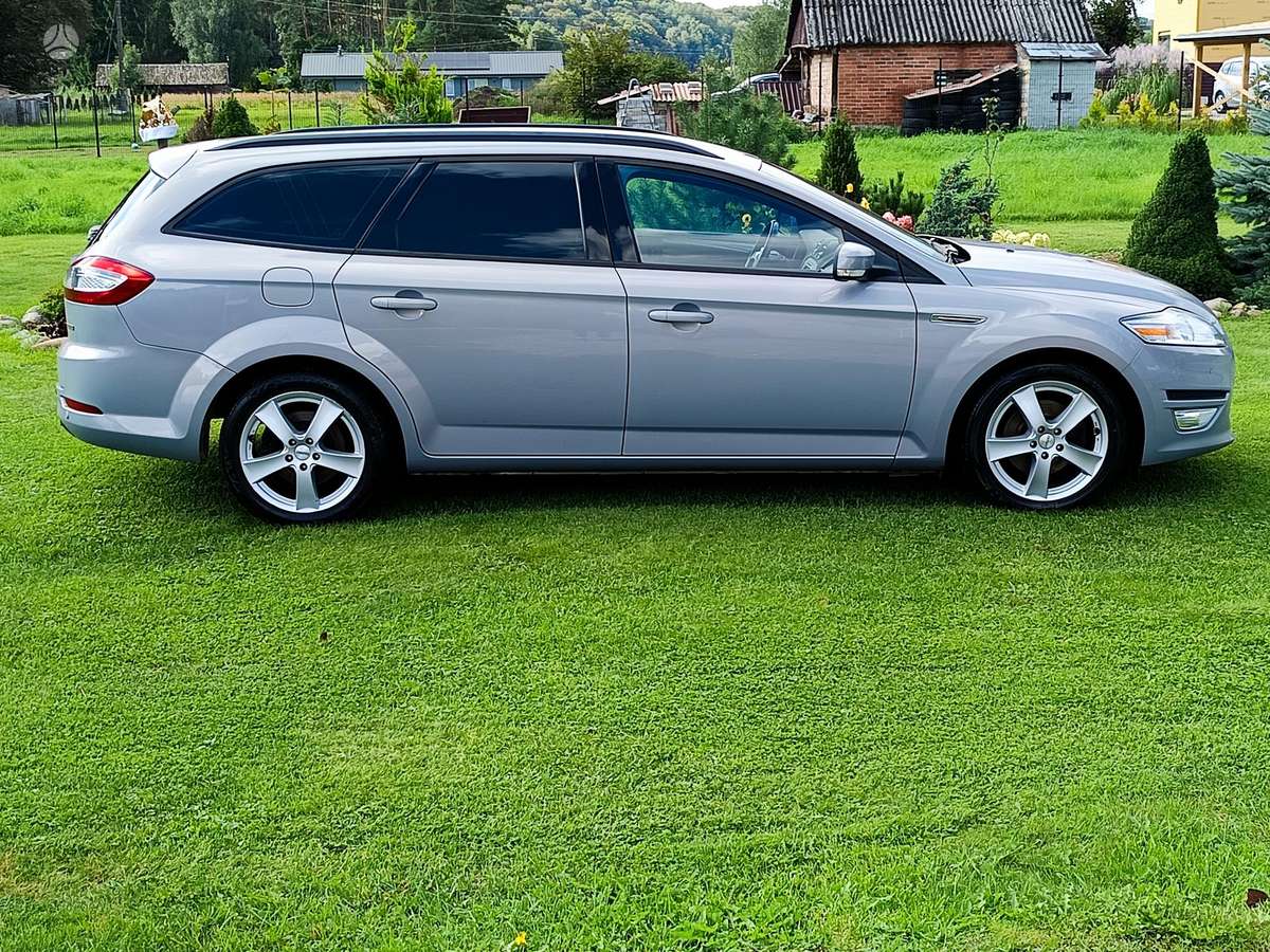 Ford Mondeo 2013 — photo 10