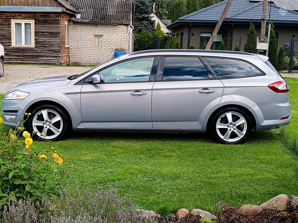 Ford Mondeo 2013 — photo 11