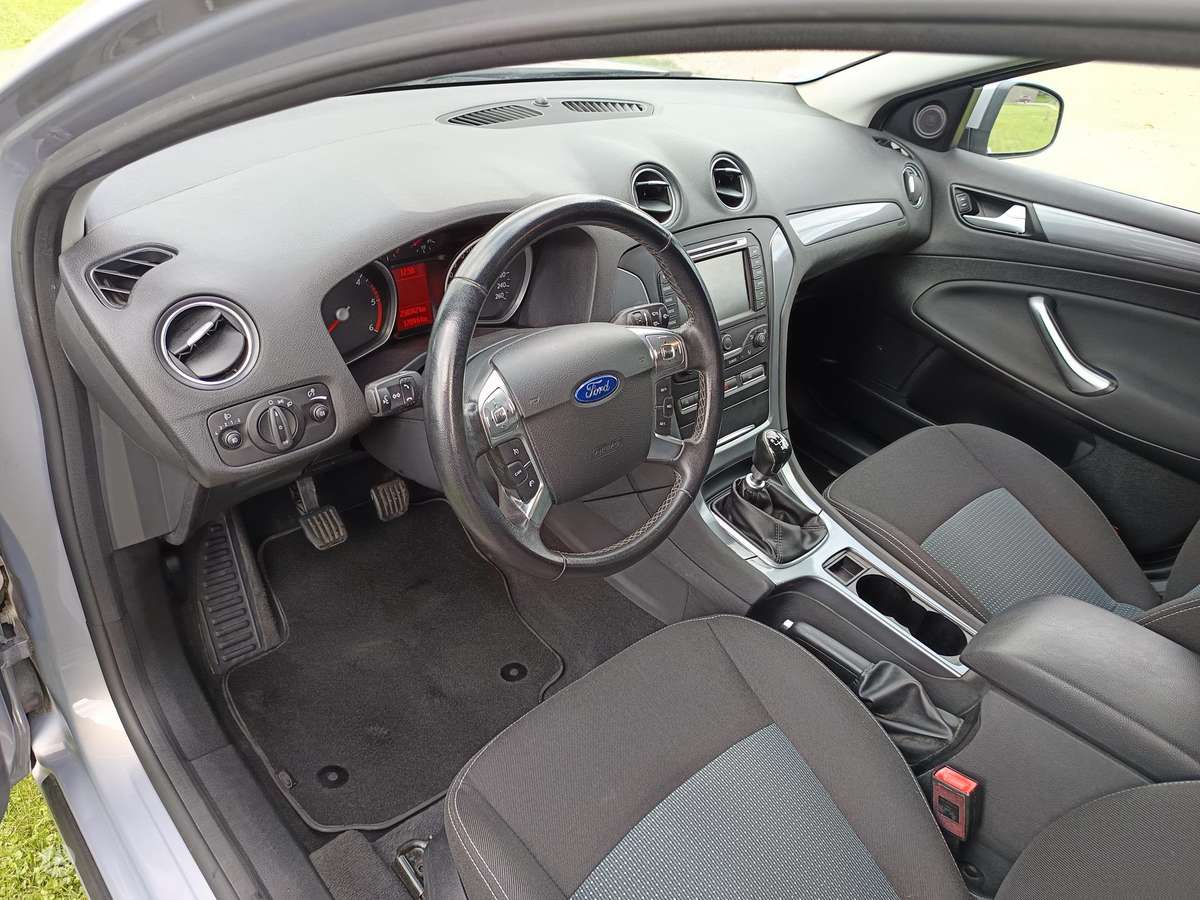 Ford Mondeo 2013 — photo 13