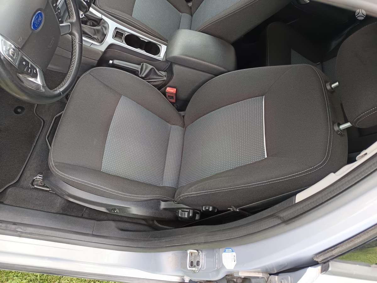 Ford Mondeo 2013 — photo 15