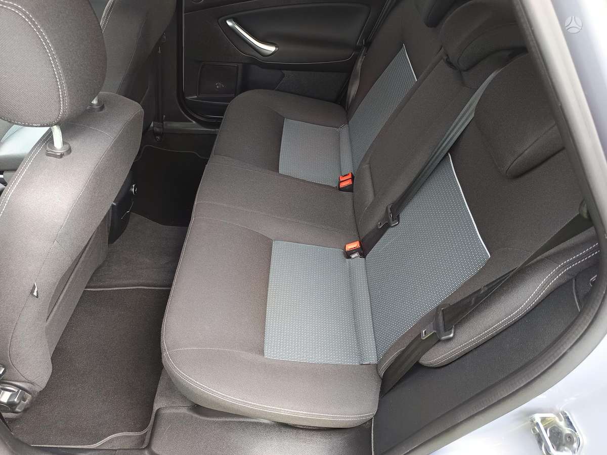 Ford Mondeo 2013 — photo 17