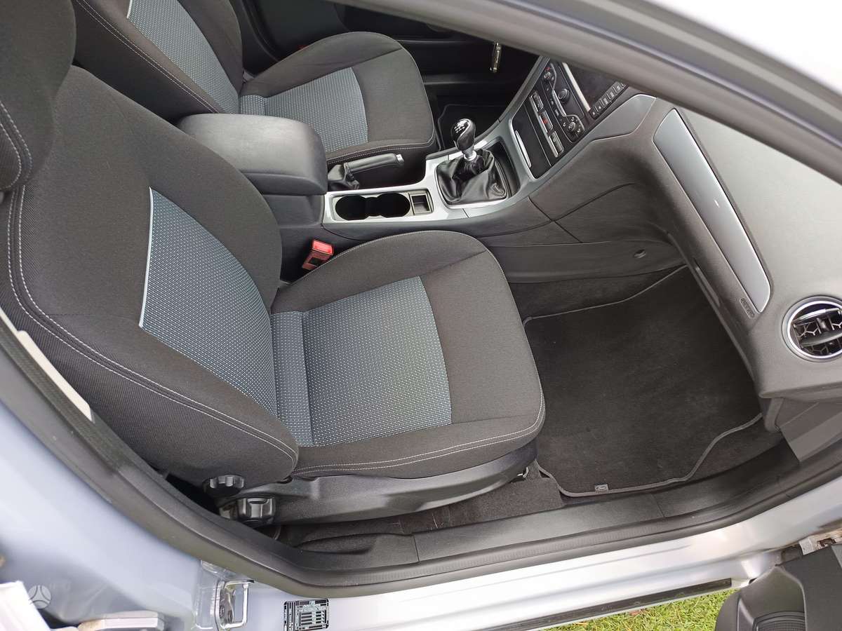 Ford Mondeo 2013 — photo 25