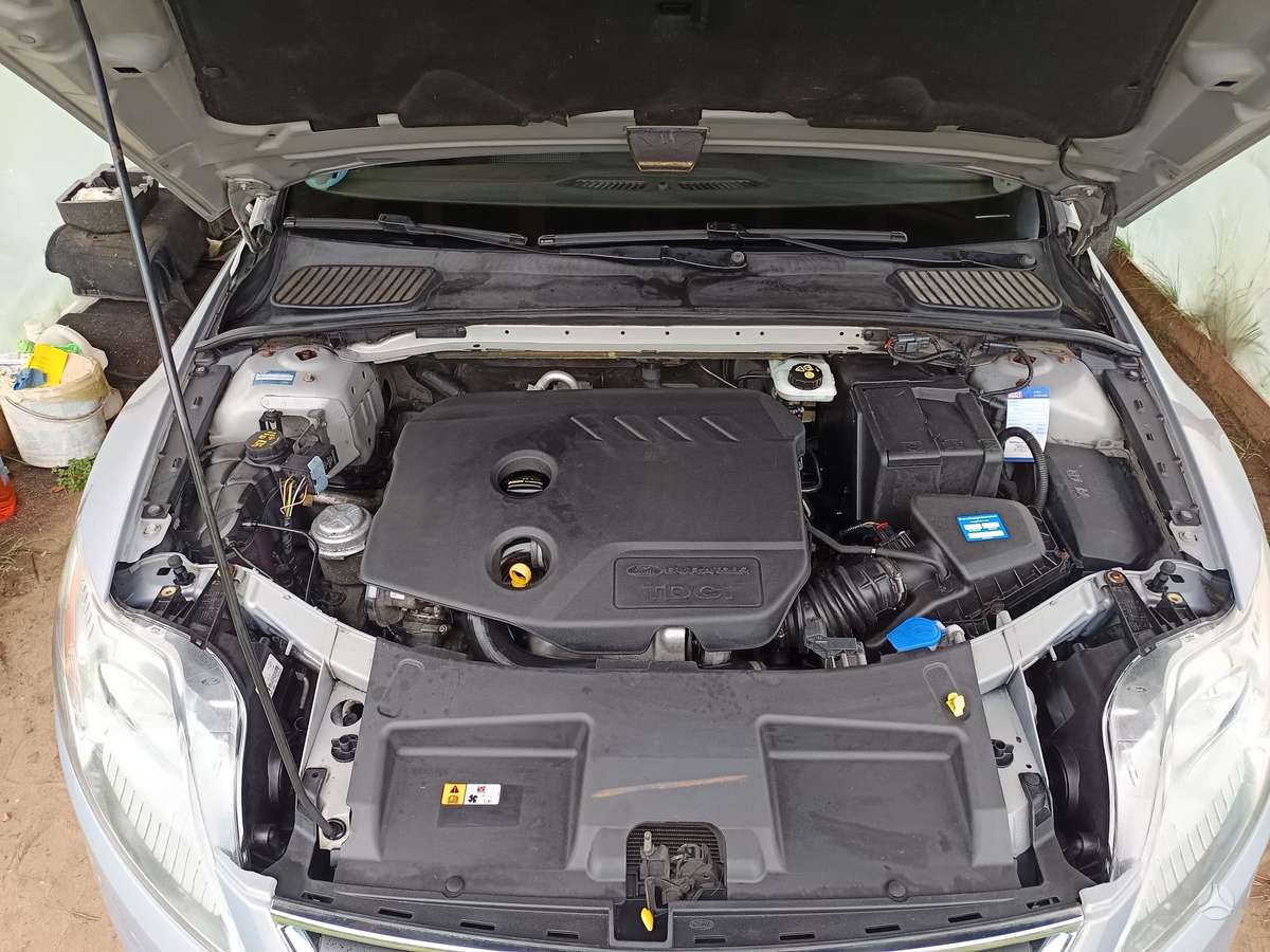 Ford Mondeo 2013 — photo 27