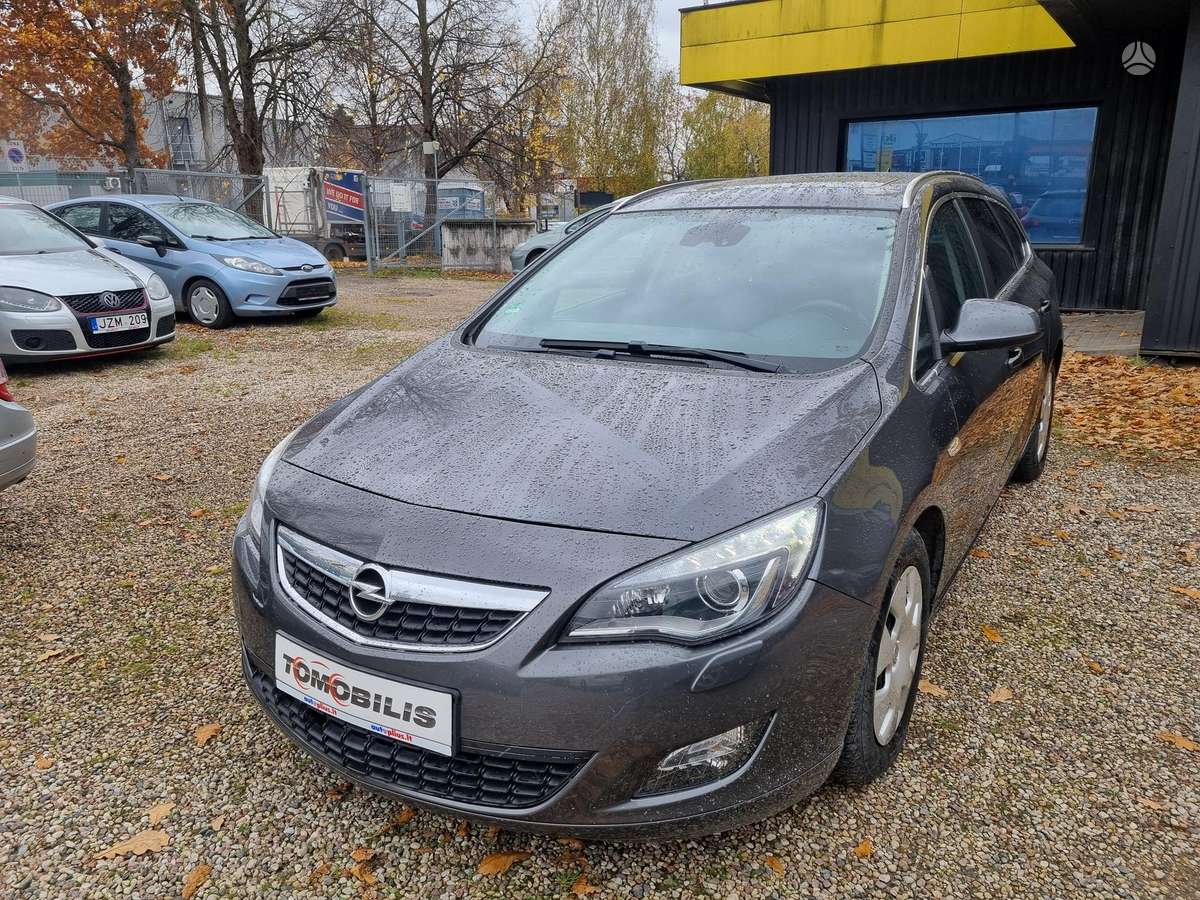 Opel Astra 2012 — engine 2000 cm³, 165 HP (121kW)