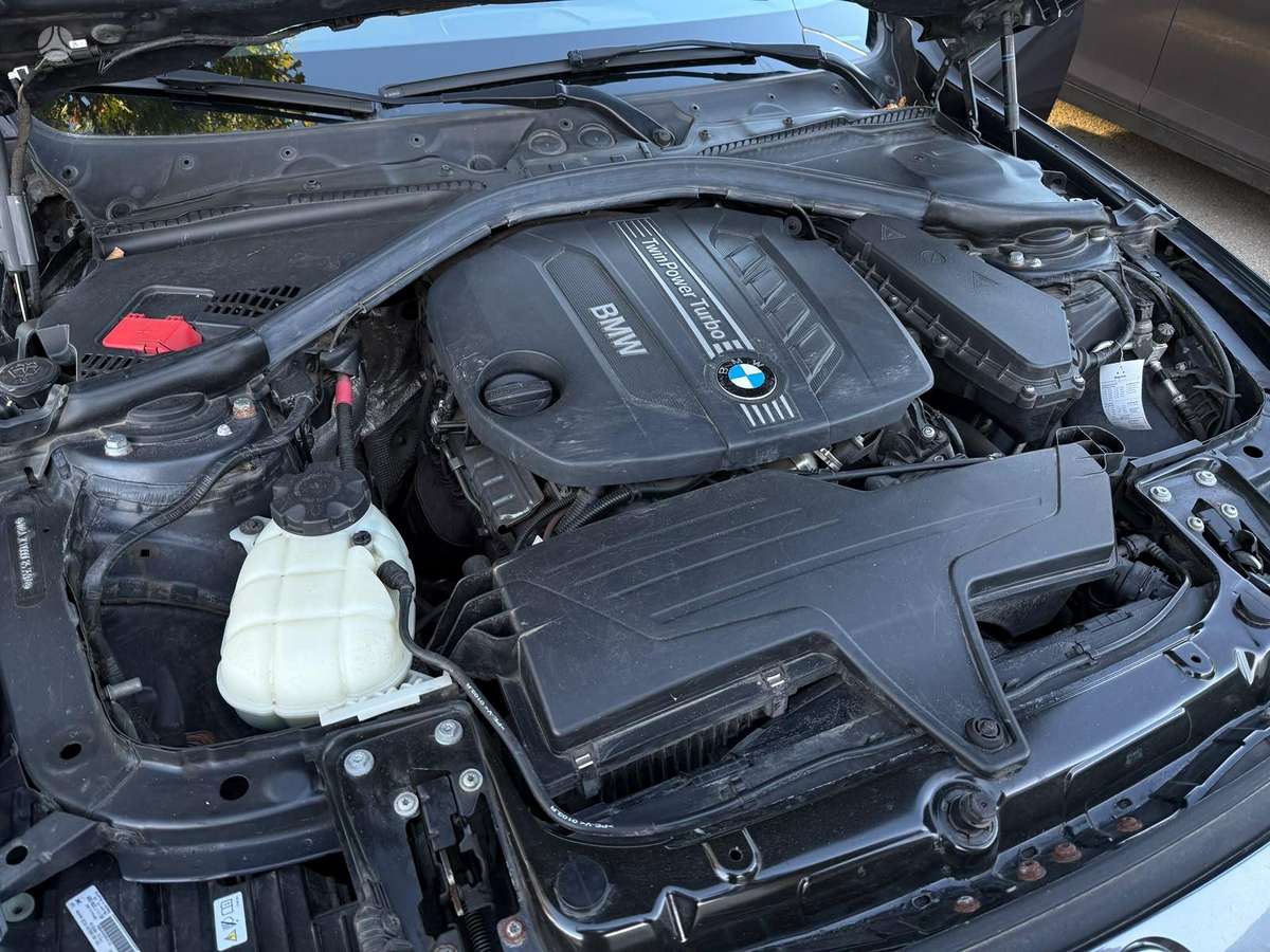 BMW 318 2015 — photo 10