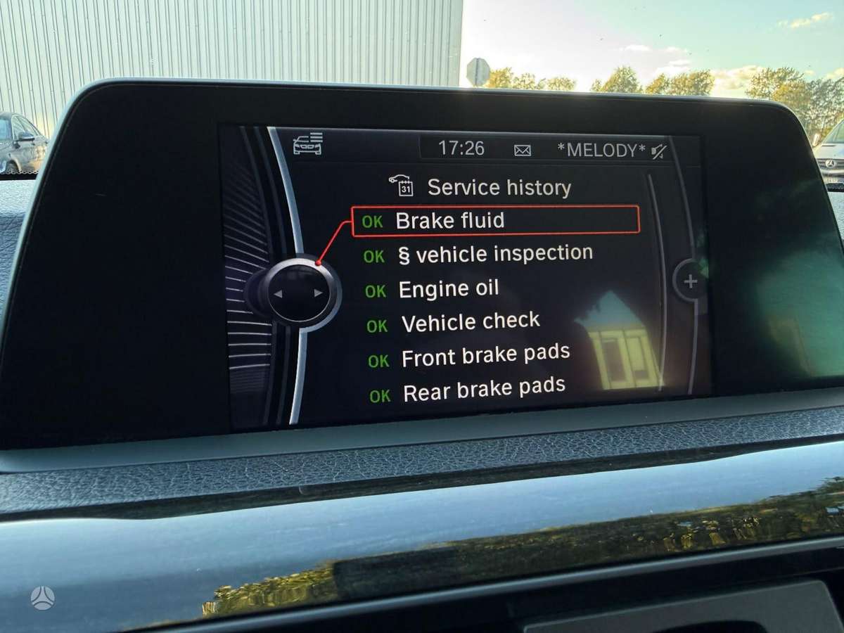BMW 318 2015 — photo 14