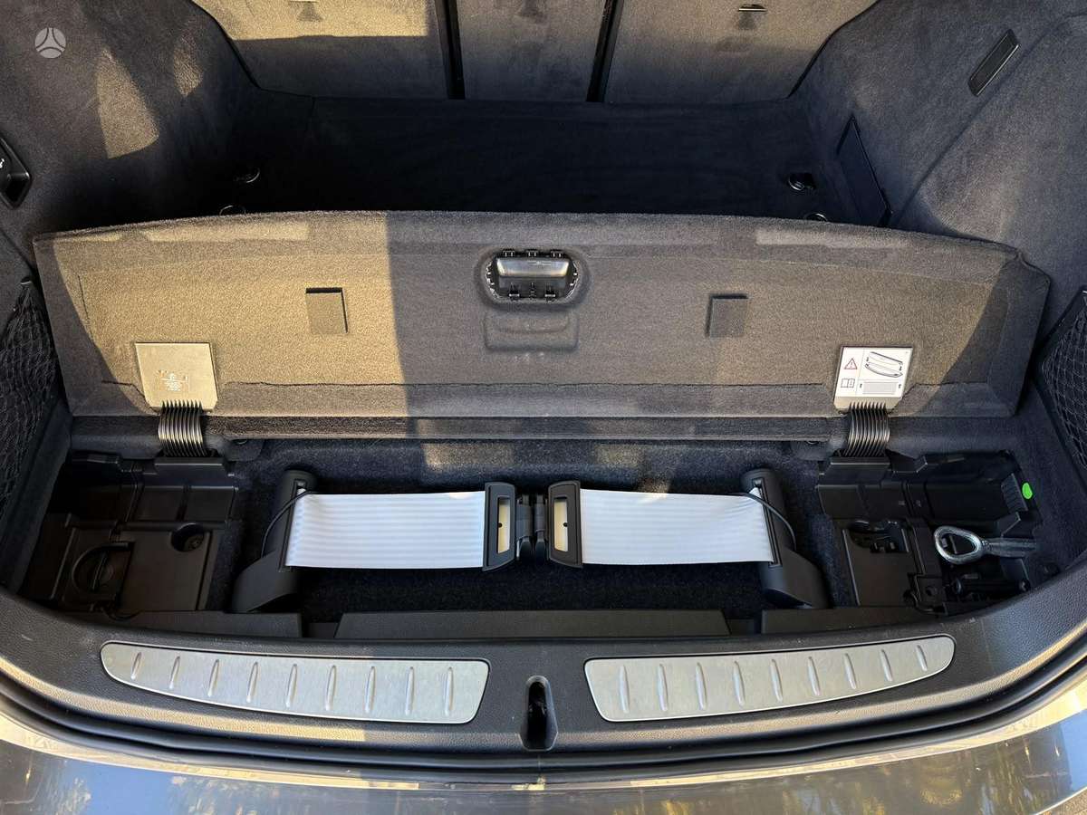 BMW 318 2015 — photo 18