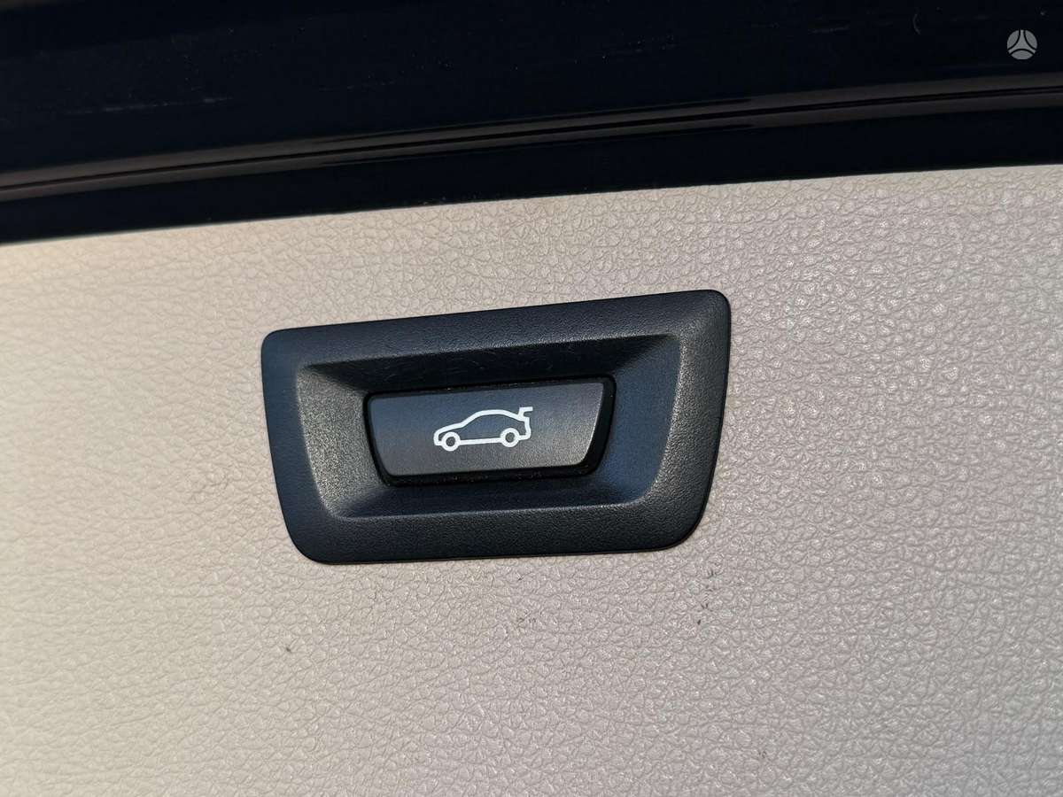 BMW 318 2015 — photo 20