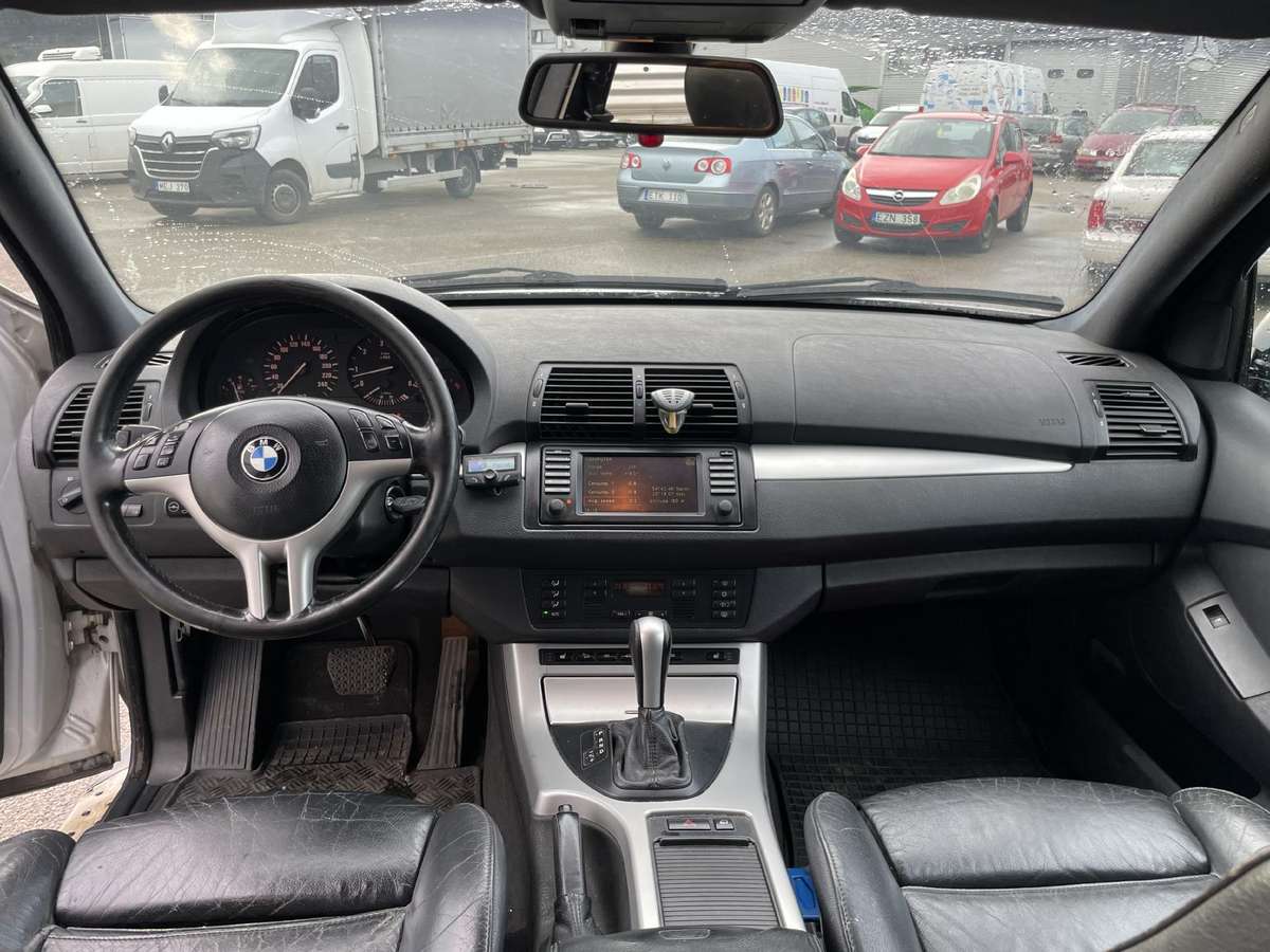 BMW X5 2004 — photo 11