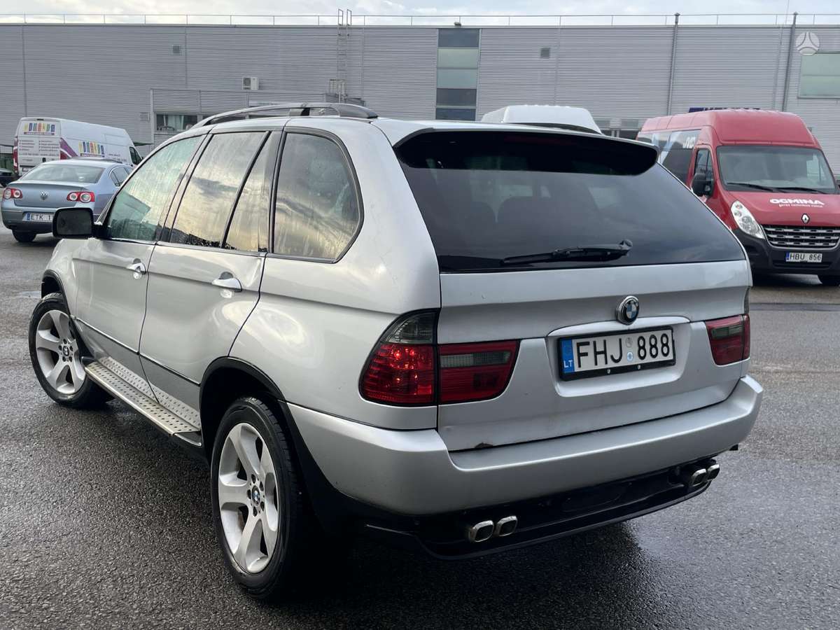 BMW X5 2004 — interior
