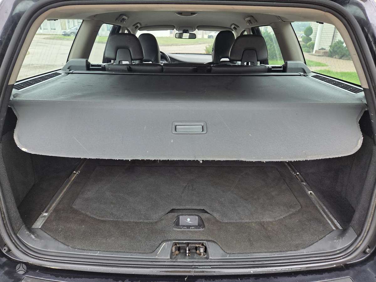 Volvo V70 2011 — photo 19