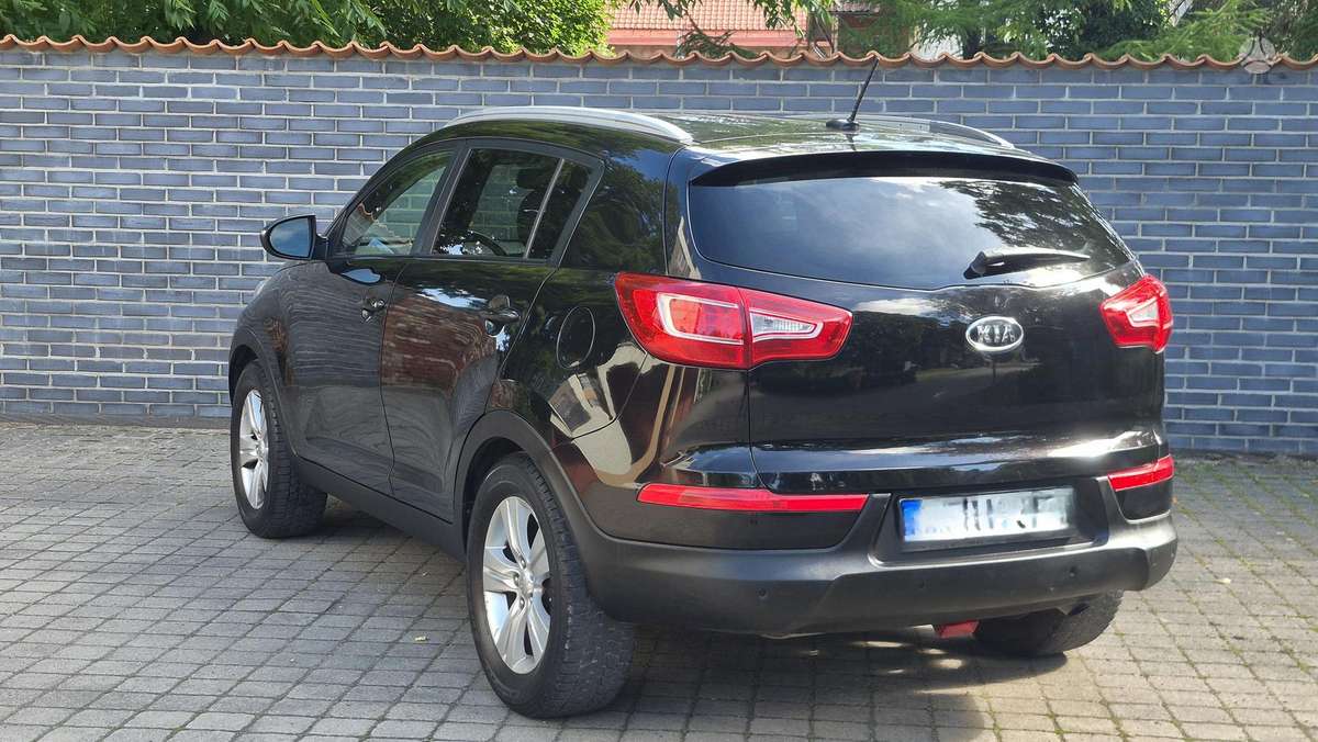Kia Sportage 2011 — rear view