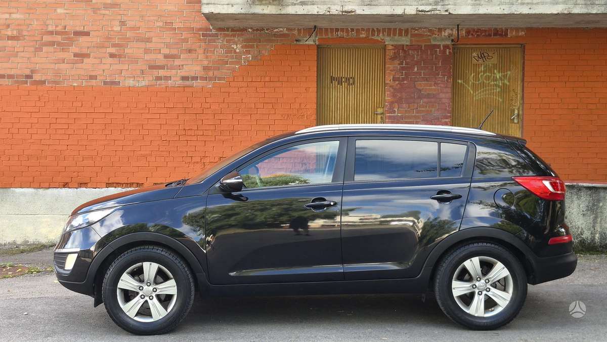 Kia Sportage 2011 — interior