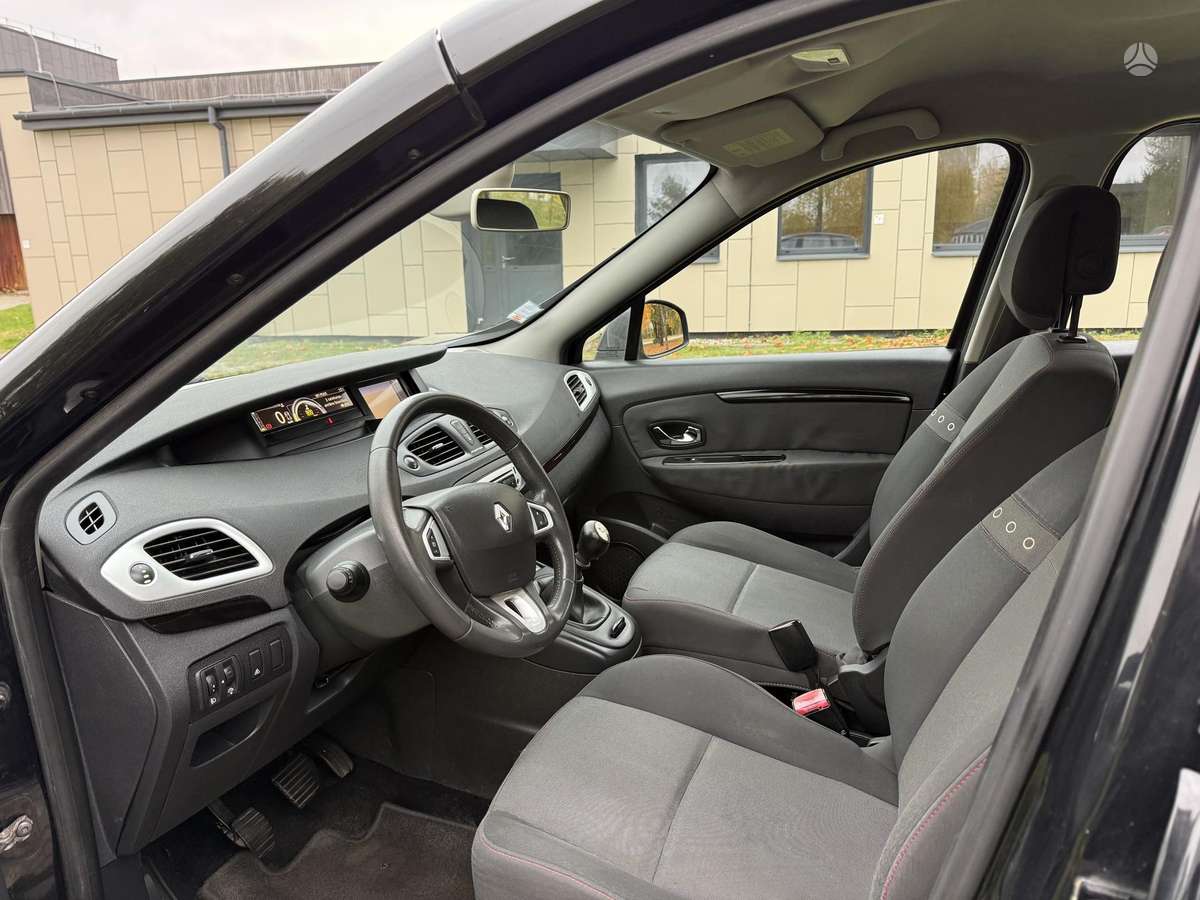 Renault Scenic 2012 — photo 15