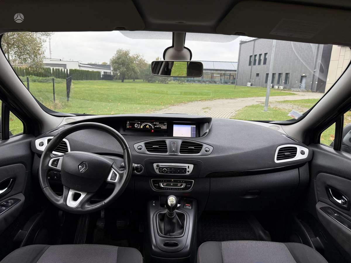 Renault Scenic 2012 — photo 16