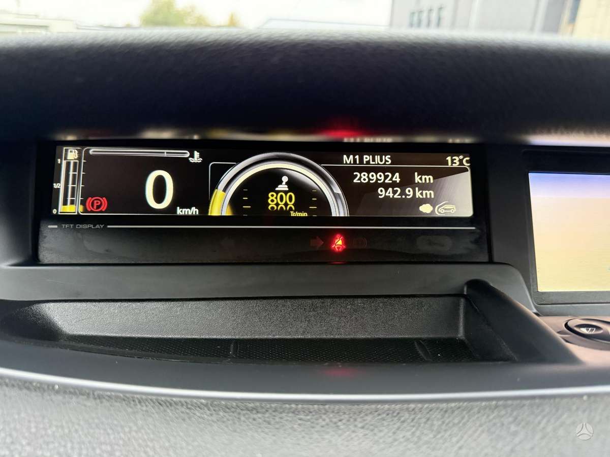 Renault Scenic 2012 — photo 18