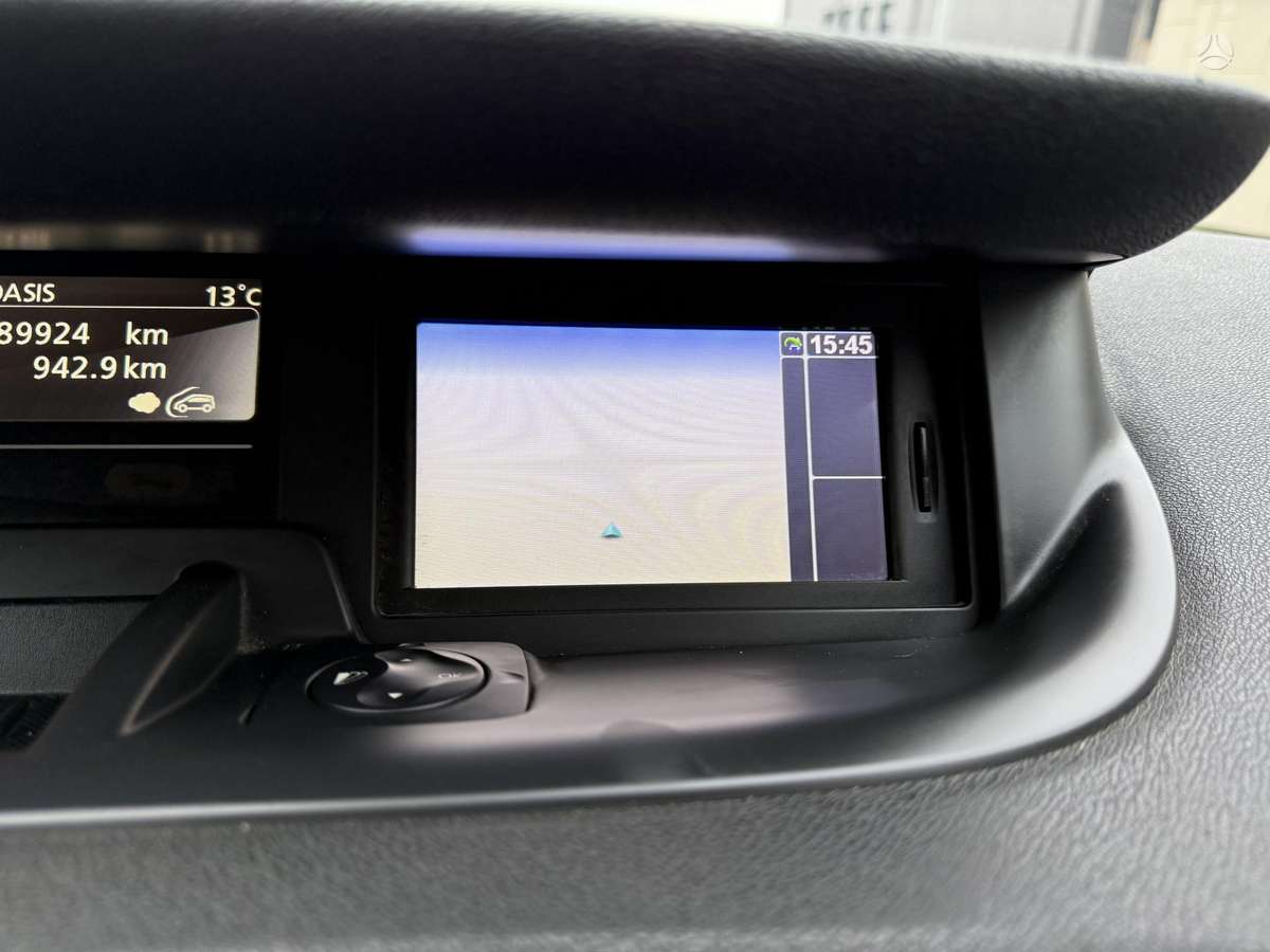 Renault Scenic 2012 — photo 19