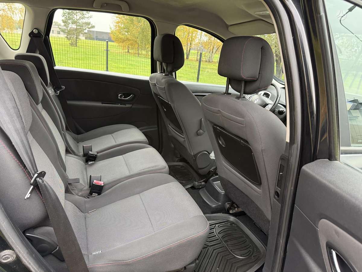 Renault Scenic 2012 — photo 21