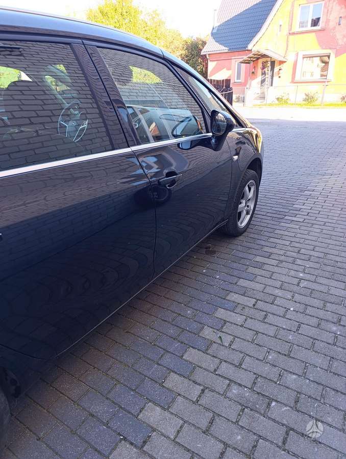 Opel Zafira 2015 — photo 10