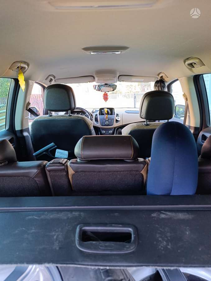 Opel Zafira 2015 — photo 12