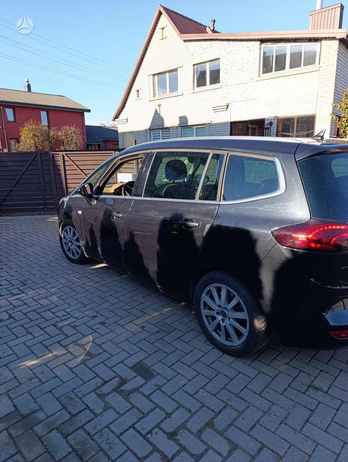 Opel Zafira 2015 — photo 5