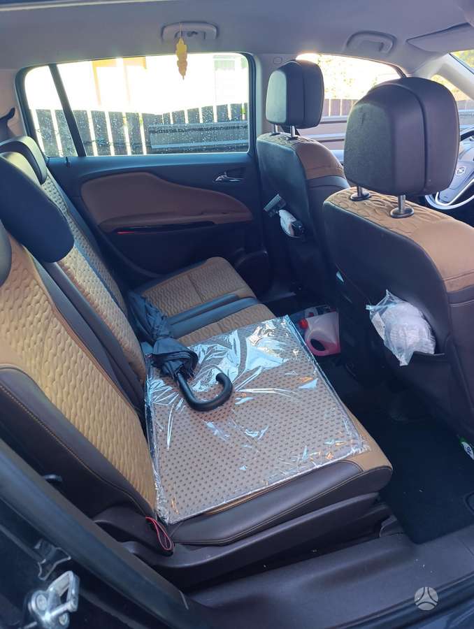 Opel Zafira 2015 — photo 8