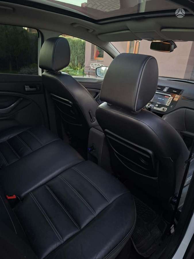 Ford Kuga 2011 — photo 11