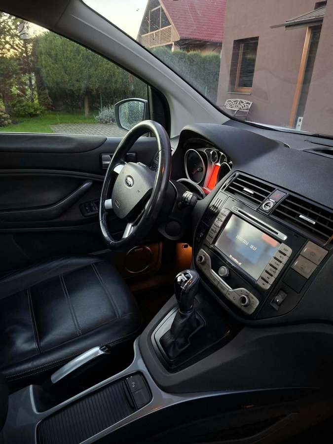 Ford Kuga 2011 — photo 8
