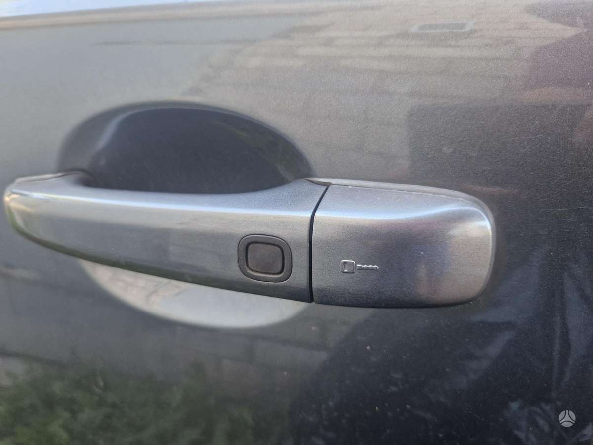 Volvo V70 2012 — photo 14