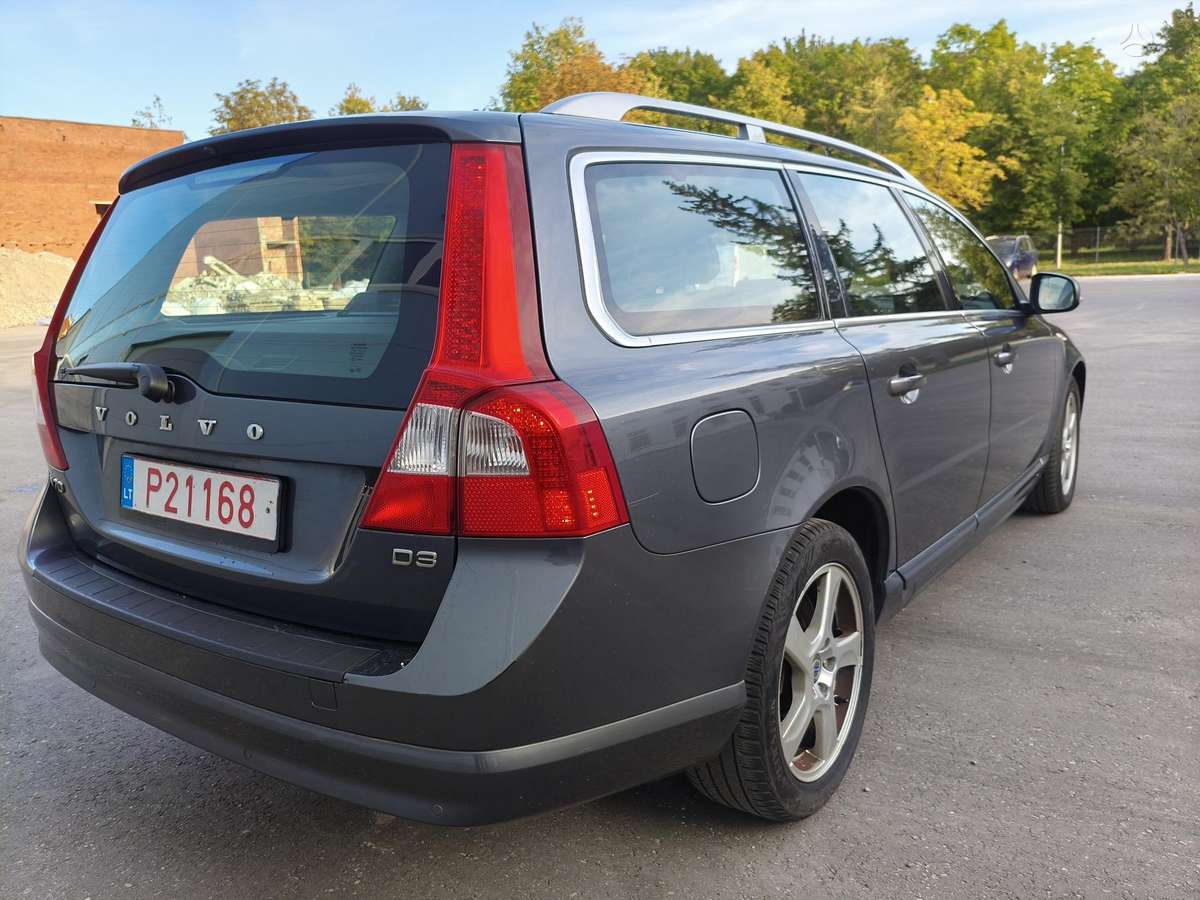 Volvo V70 2012 — photo 7
