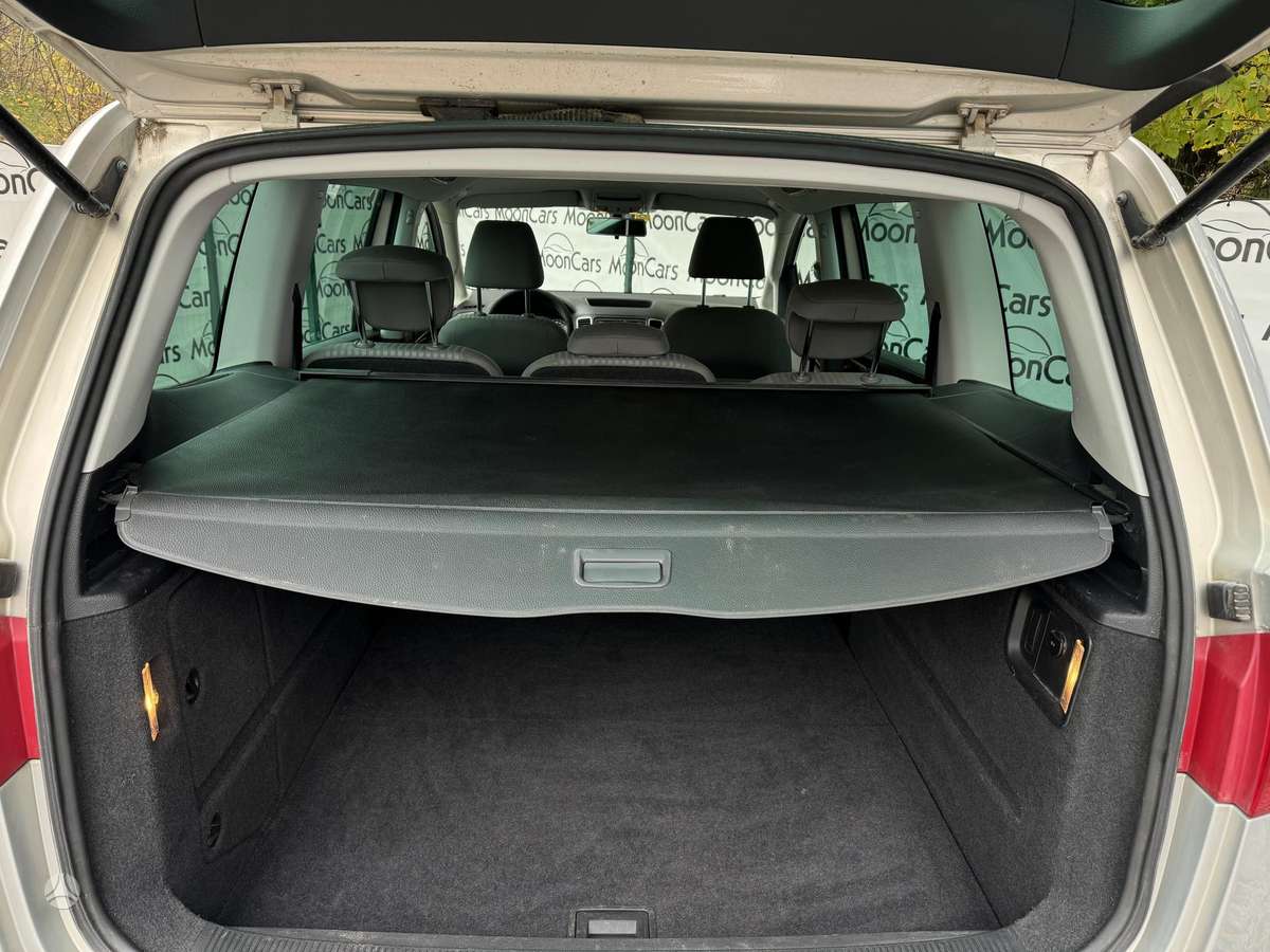 Seat Alhambra 2013 — photo 14