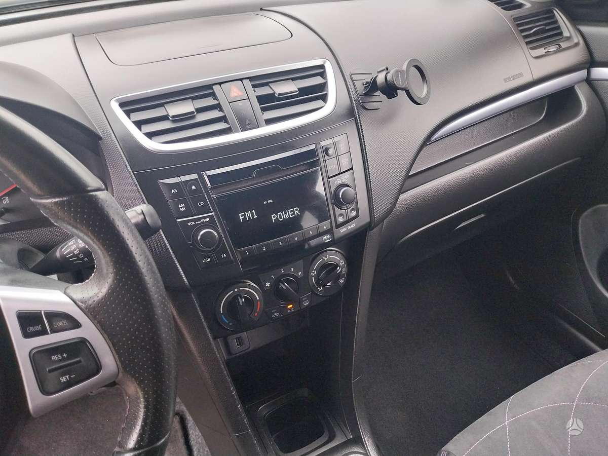 Suzuki Swift 2015 — photo 8
