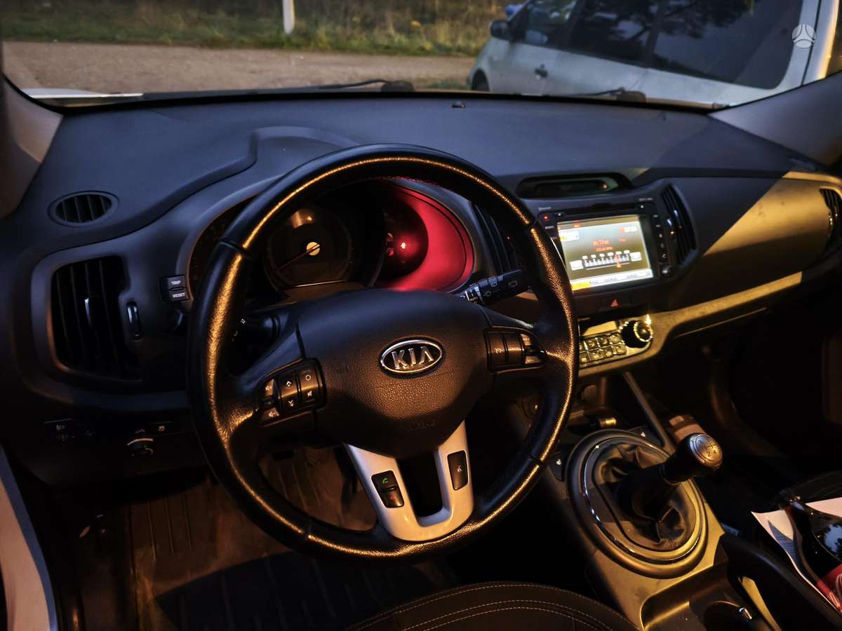 Kia Sportage 2012 — photo 8
